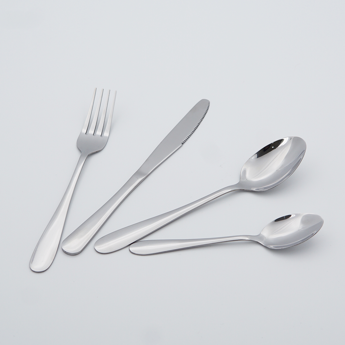 Wholesale Food Grade Silverware Spoons Forks and Knives for Events 18/8 Stainless Steel Flatware Set