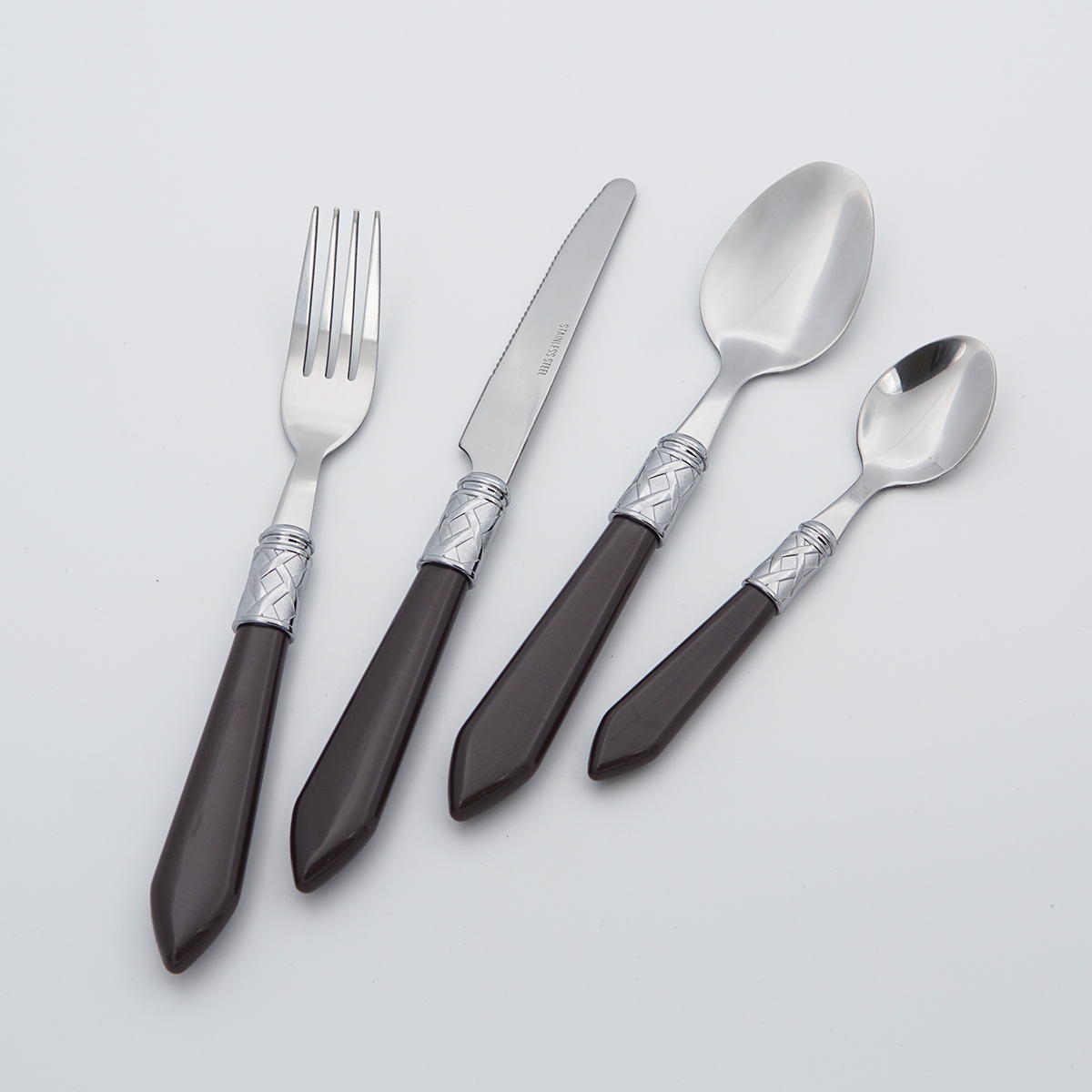 Wholesale Food Grade Flatware Stainless Steel Cutlery Plastic Handle Mirror Polish Silverware Set for Restaurant Hotel