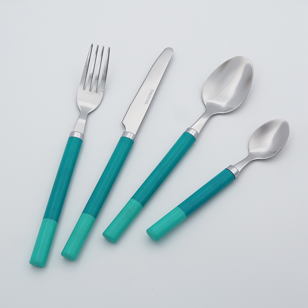 High Quality Mirror Polish Stainless Steel Cutlery Plastic Handle Food Grade Flatware Wholesale Silverware Set