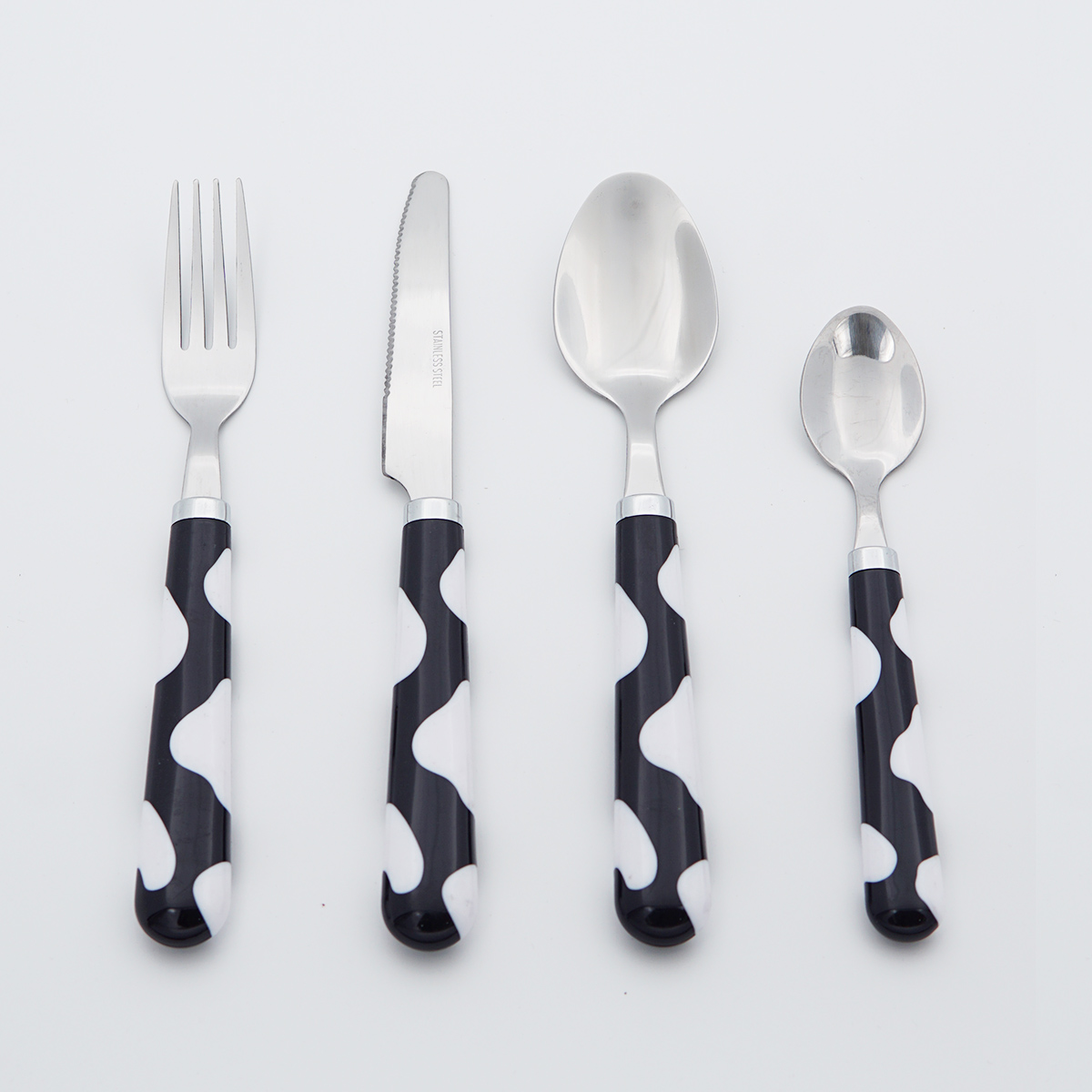 Stainless Steel Cutlery Mirror Polish Plastic Handle Food Grade Flatware Wholesale Silverware Set
